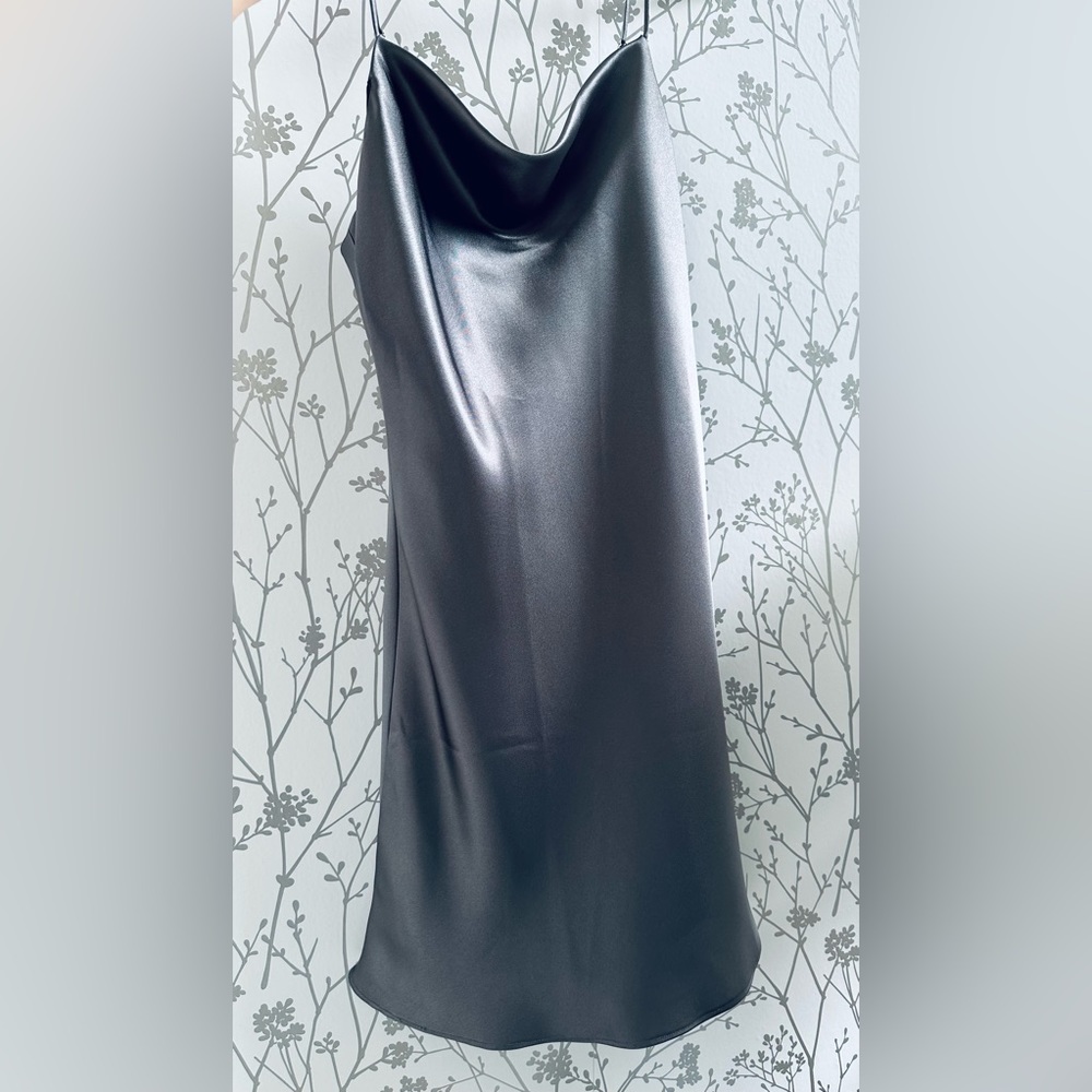HEMLINE Slip Dress (Metallic sliver)
